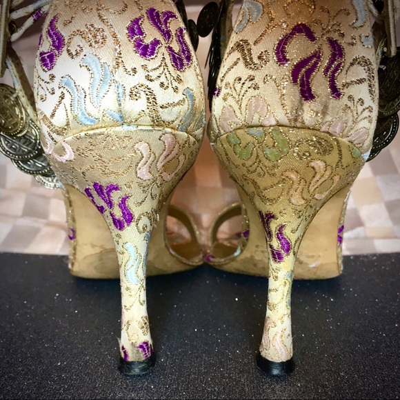 MANOLO BLAHNIK® Gold Coin Beaded Damask Sandal 36 - Picture 4 of 10